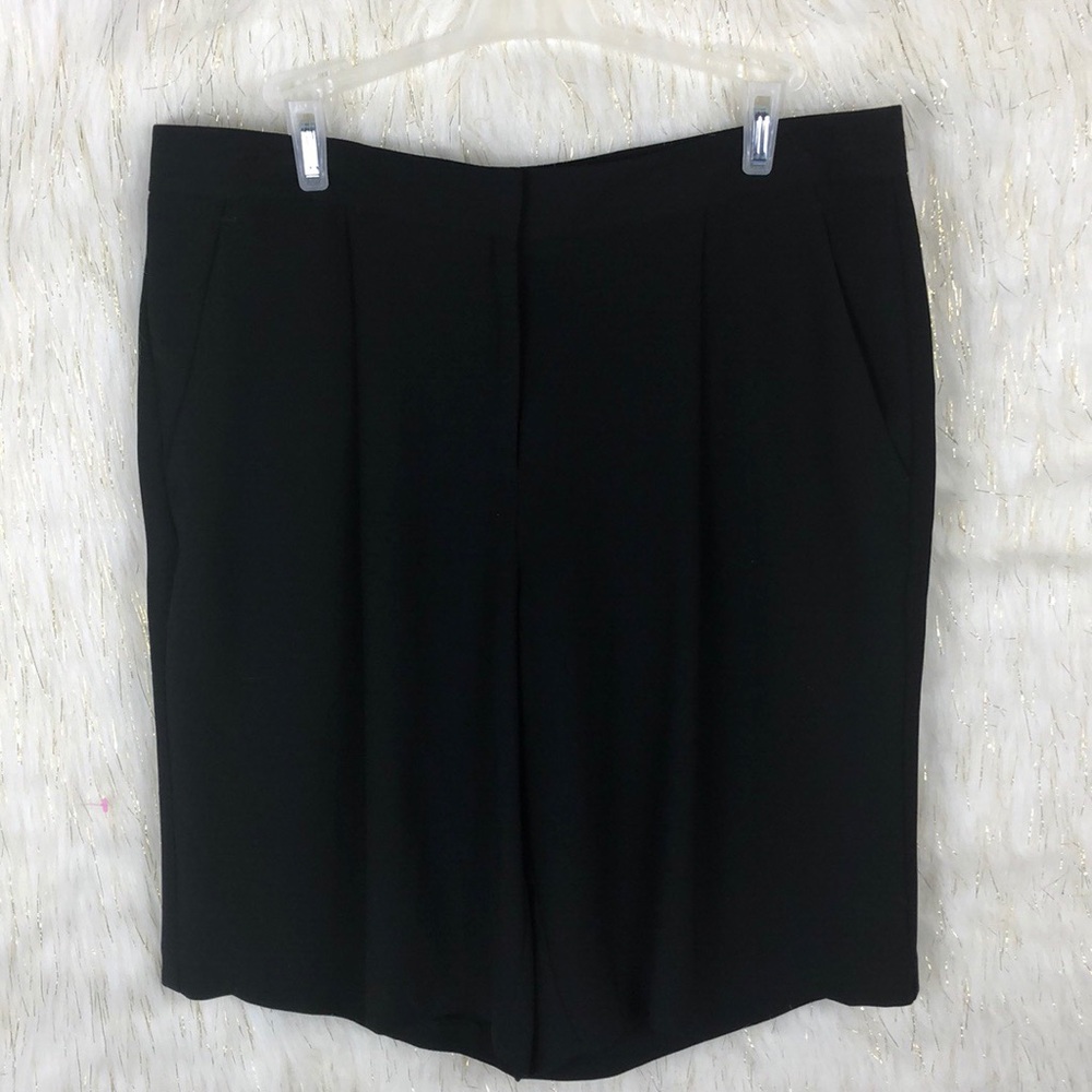 Vince Camuto pleated shorts